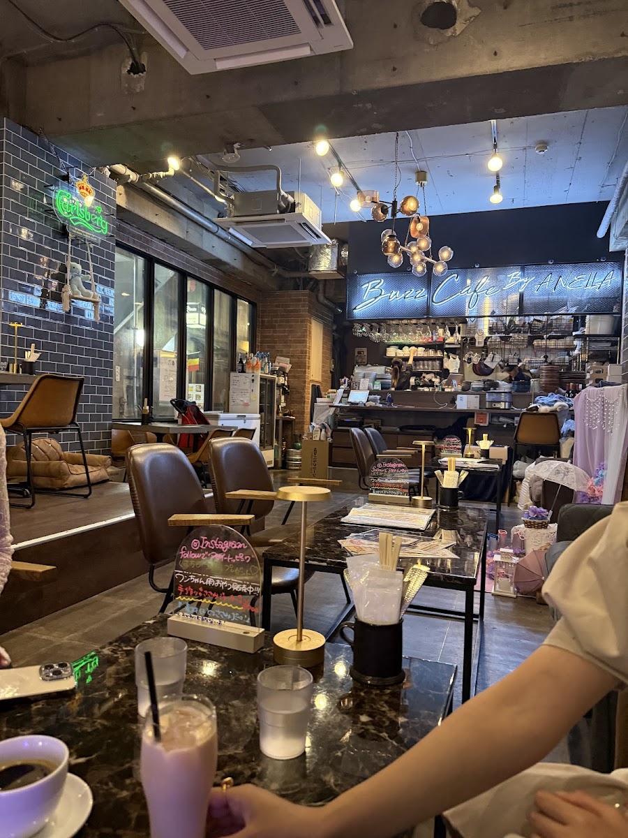 Buzz Cafe by ANELLAの写真